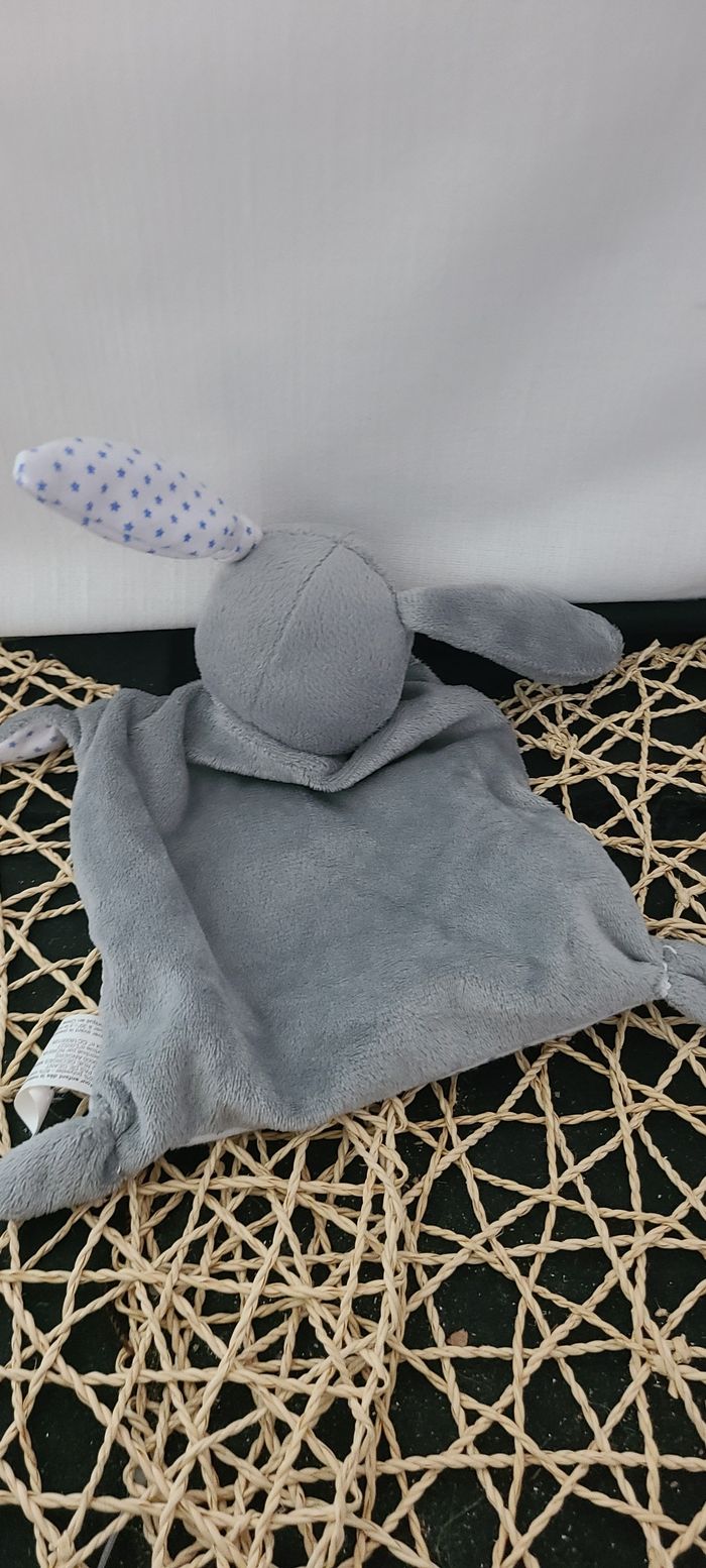 Doudou plat lapin masque gris blanc bleu étoile noreva - photo numéro 3