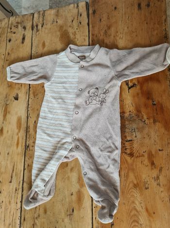 Lot trois pyjamas velour 1-3 mois