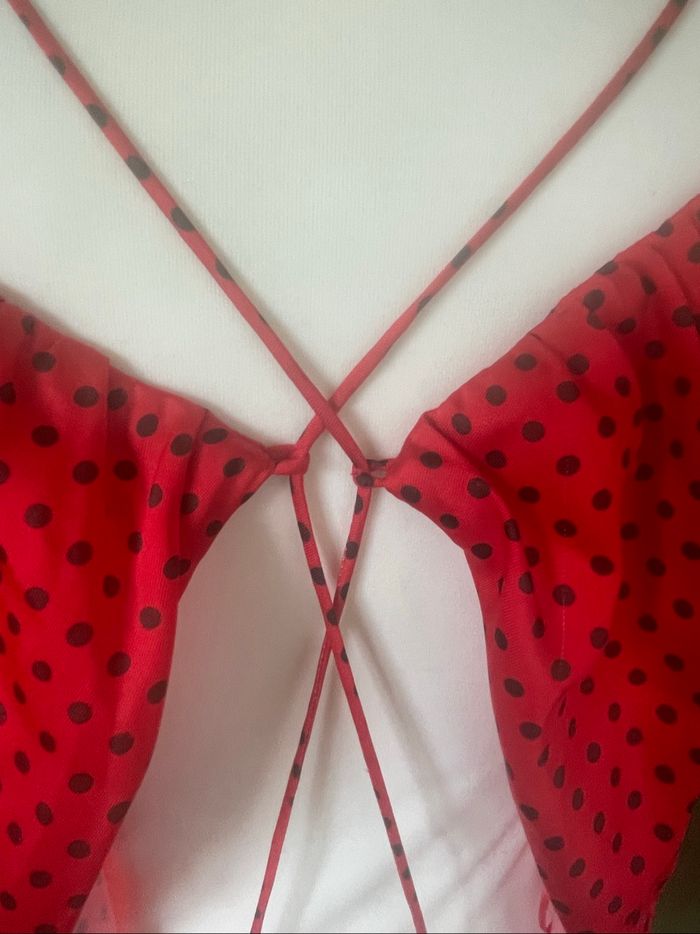 Robe rouge à pois dos nu – Taille S (neuve avec étiquette) - photo numéro 4