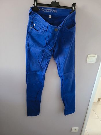Pantalon bleu taille 38 Basic One