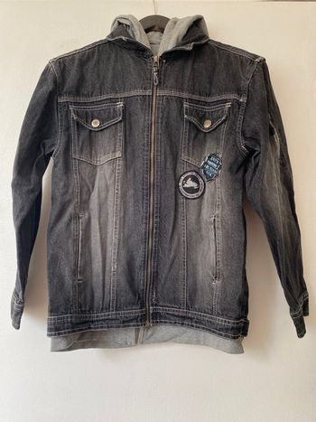 Veste en jean à capuche