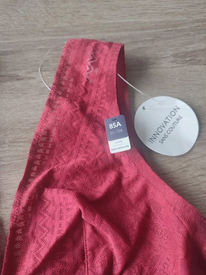 Rouge gorge brassière sans couture innovation - photo numéro 2