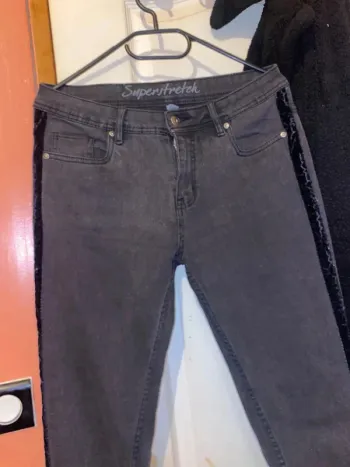 Jeans slim avec bande sur le cotes