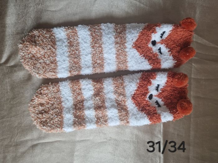 Lot de chaussettes + chaussons antidérapantsLot de chaussettes + chaussons antidérapants

Différentes tailles (indiqué sur les photos) :

 - chaussons antidérapants x2 - 36/40
 - chaussette renard - 31/34
 - chaussette pingouin - 36-38
 - 2 pair - photo numéro 5