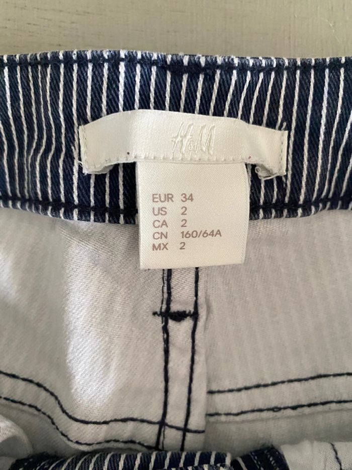 Short H&M marine et blanc à rayures style marinière taille 34 - photo numéro 7