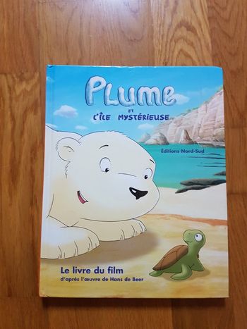 Livre plume et l'île mystérieuse