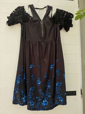 Robe noir à fleurs bleues XL