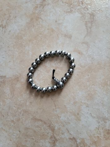 Bracelet perles grises nacrées