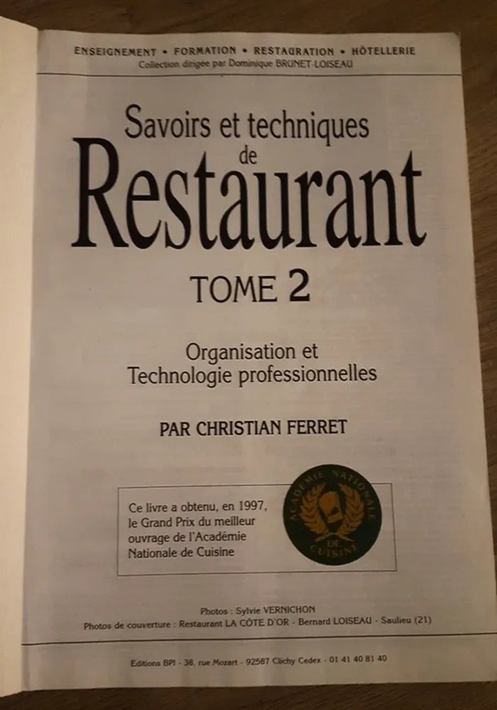 Livre sur le savoir et les techniques des restaurants - photo numéro 4