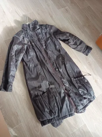 Manteau marron, taille 42
très bon état ,