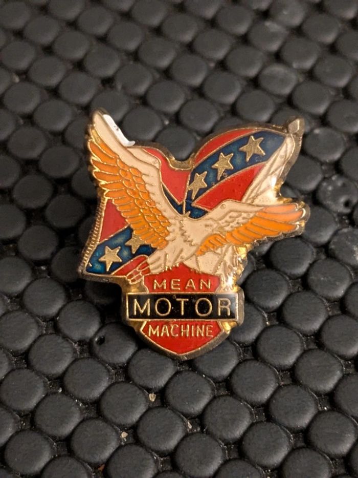 Pin's Mean Motor Machine moto chopper bobber confédéré