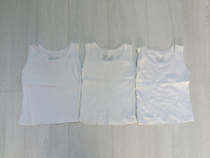 Lot 3 Tee shirt de corps 4/5 ans
