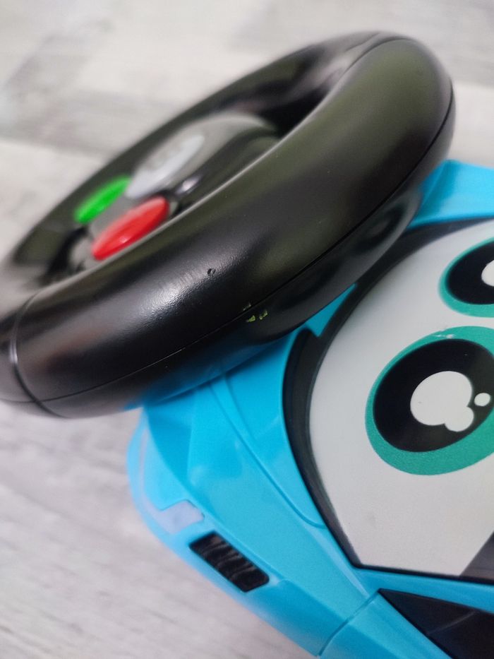 Voiture télécommandée avec volant - photo numéro 5