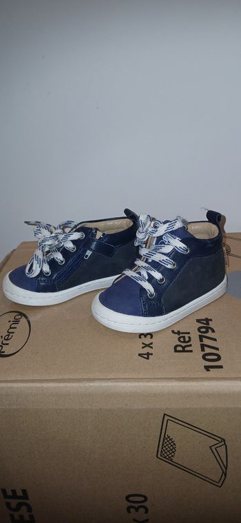 Chaussures shoo pom à lacets