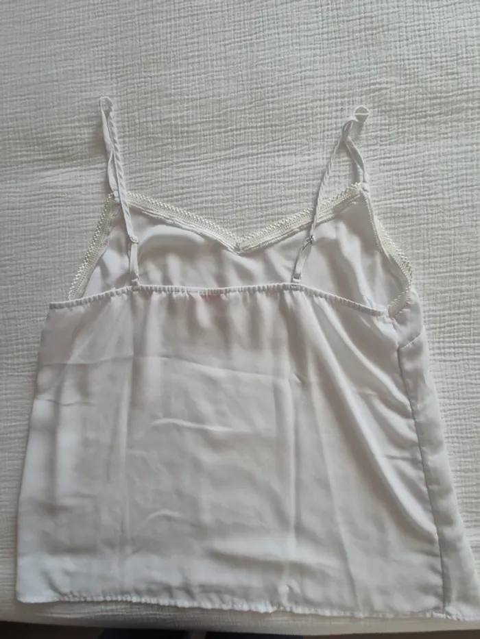 Débardeur blanc Camaïeu dentelle et broderie - photo numéro 6