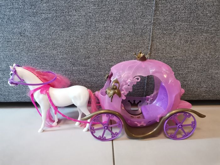 Carrosse et cheval pour barbie - photo numéro 2