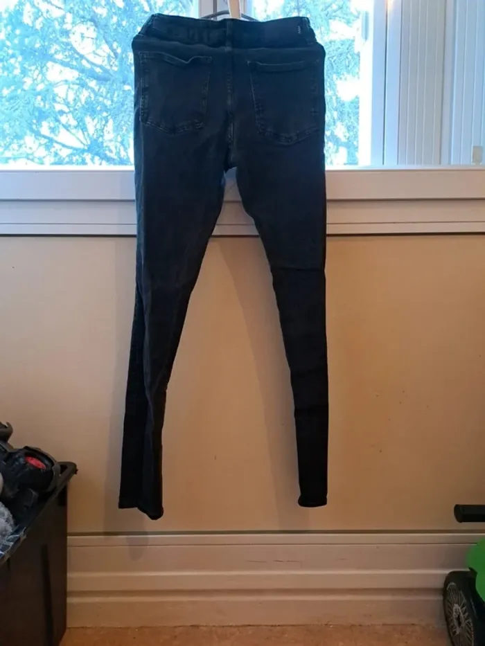 Bizzbee slim noir T36 – Pantalon ajusté, look tendance - photo numéro 2