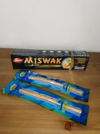 Miswak 170g au charbon actif + 2 siwak nature