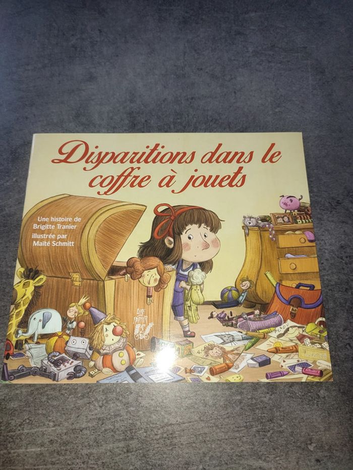 livre "disparition dans le coffre à jouets"