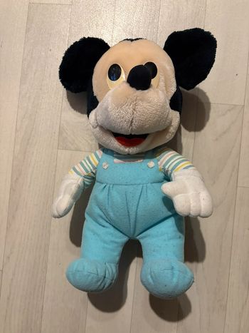 Peluche Mickey avec salopette turquoise, très bon état