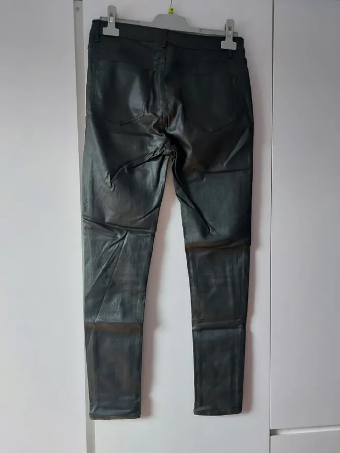 Pantalon skinny laqué kaki - photo numéro 4