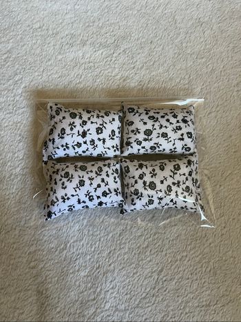 Lot 4 coussins pour barbie Neuf