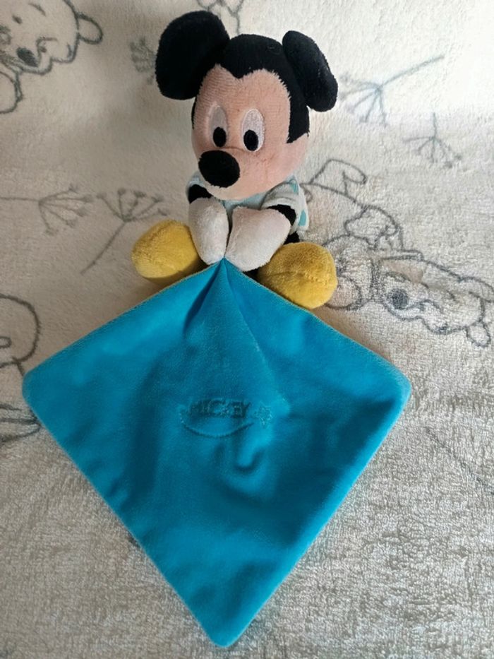 Peluche doudou Mickey
