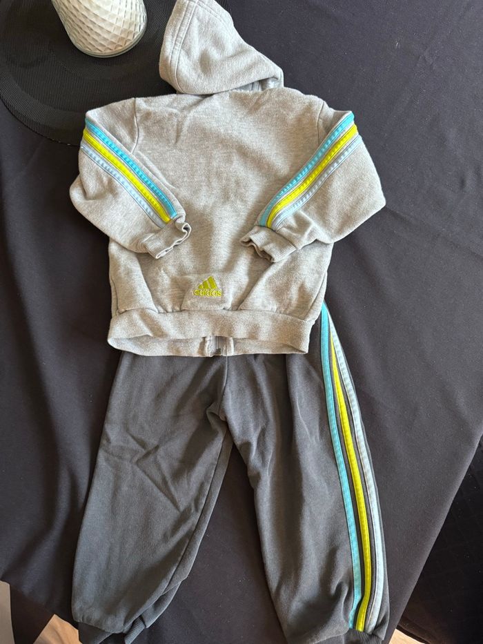 Ensemble survêtement Adidas 18-24 mois - photo numéro 3