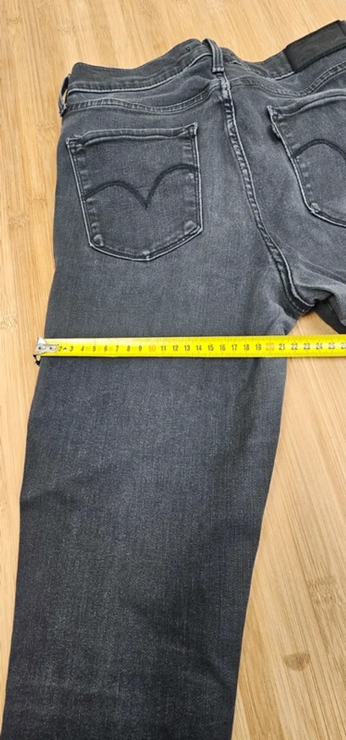 Levi's + patchs offerts 310. T:34/36 W30 L32 - photo numéro 18