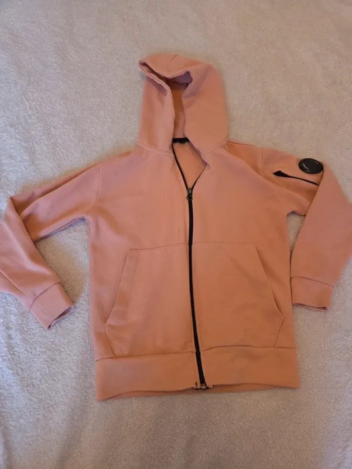 Veste a capuche 6 ans - photo numéro 2