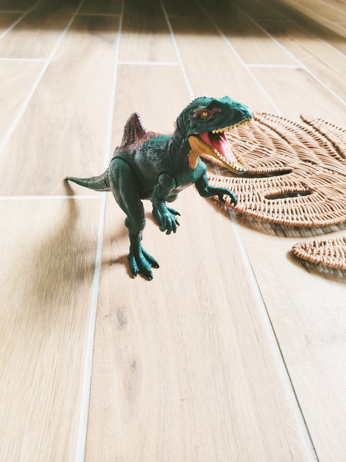 🦖 Dinosaure Concavenator articulée Jurassic World/Jurassic park  Mattel - photo numéro 2