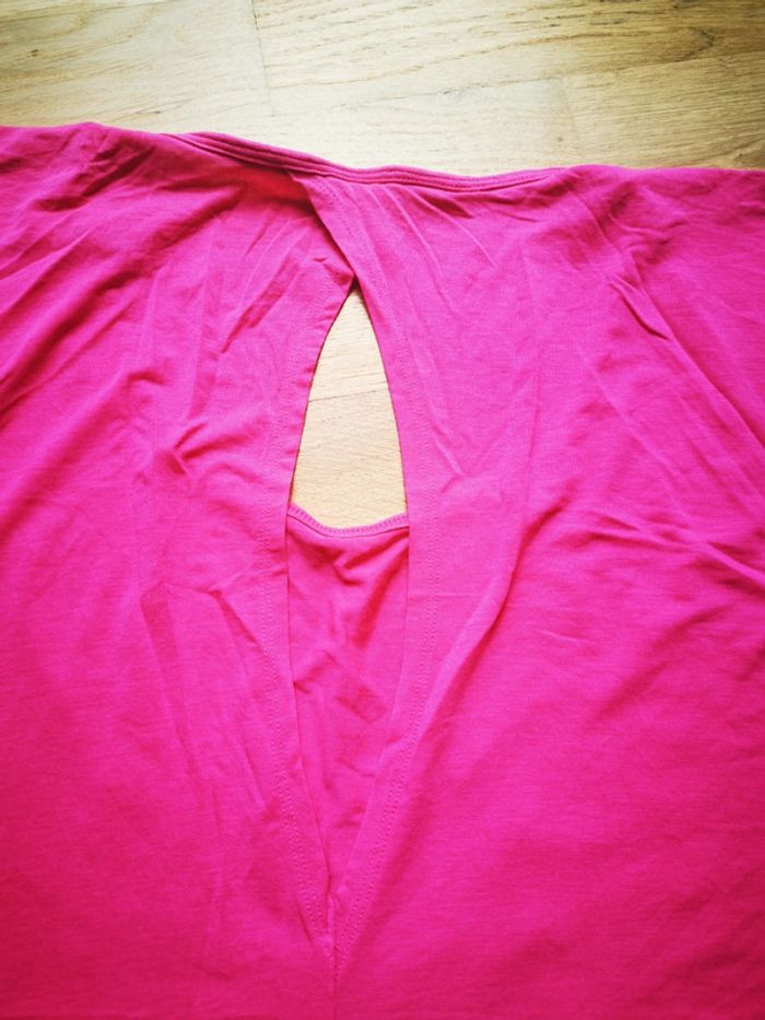 Tee-shirt de sport rose - photo numéro 3