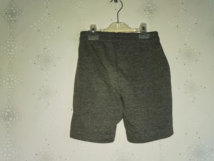 D2203 - bermuda gris taille 10 ans - photo numéro 2