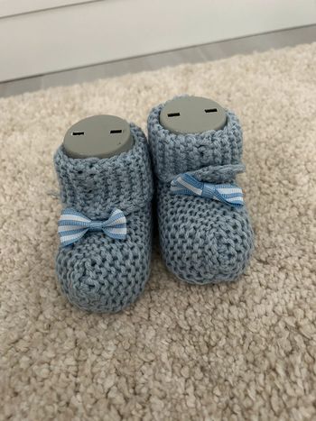 Petits chaussons en tricot