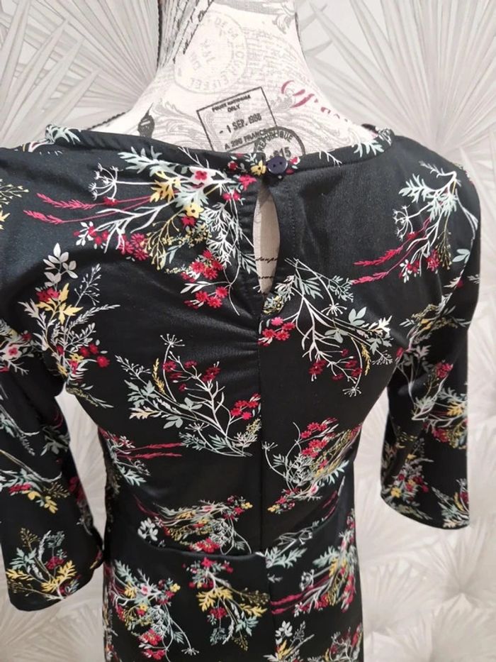 Joli robe fleuris manches 3/4 taille 40 - photo numéro 3