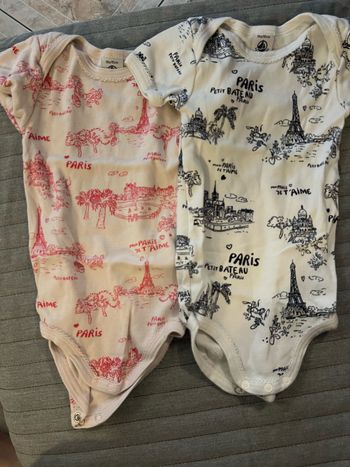 Body petit bateau taille 18 mois manches courtes