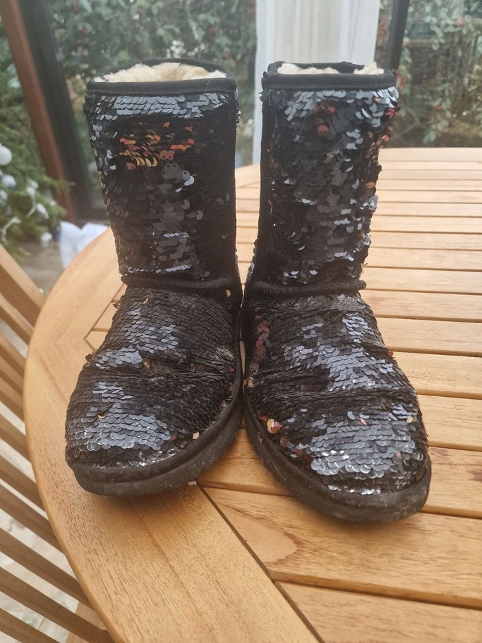 Bottes ugg noires sequins taille 37
