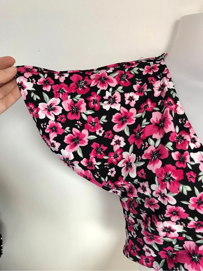 Croptop XS 34 Divided H&M imprimé fleuri à nouer dos semi dos nu manches courtes chauve souris - photo numéro 4