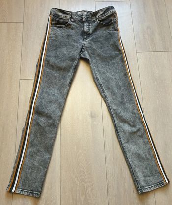Jeans slim gris mode. Garçon 14 ans. Marque Kiabi