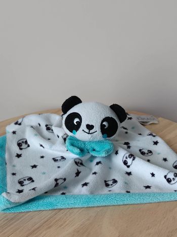 Doudou panda blanc noir et bleu kimadi