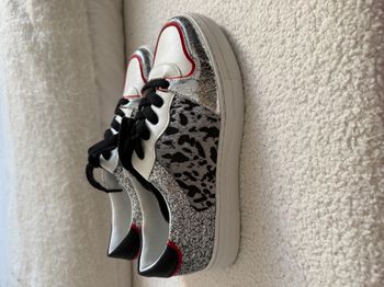 👟 Baskets Findlay – Imprimé léopard & détails argentés – Taille 38 👟