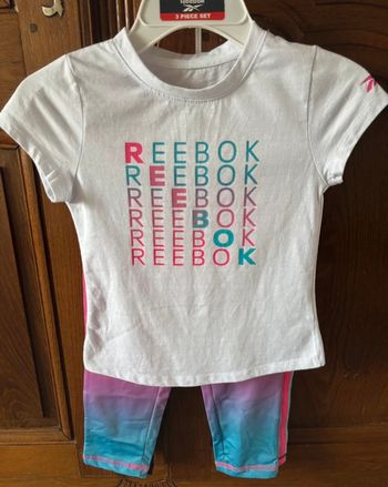 T-shirt et 2 leggings Reebok