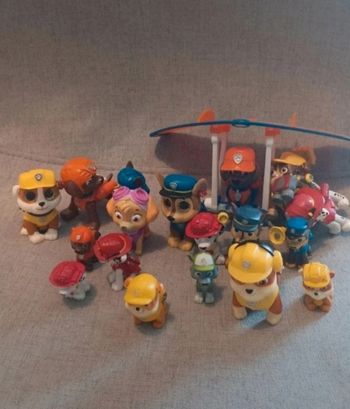 Lot de figurines pat patrouille