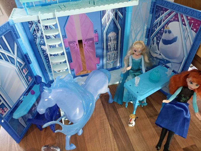 Château Palais des Glaces Reine des Neiges+ Elsa + Olaf + Anna + Nok le cheval - photo numéro 4
