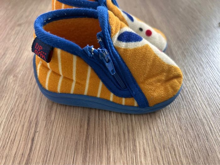 Chaussons bébé taille 19