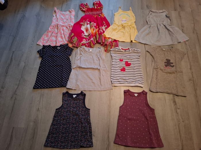 Lot de 10 robes