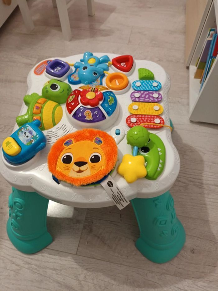 Table d activite sensorielle vtech