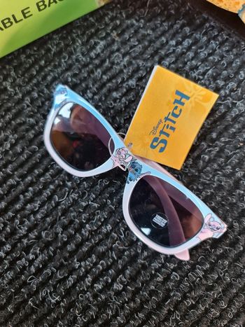 Lunettes de soleil enfant Stitch neuve