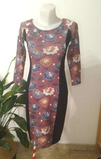 robe pull  purple jam  ( mesures dans l'annonce)