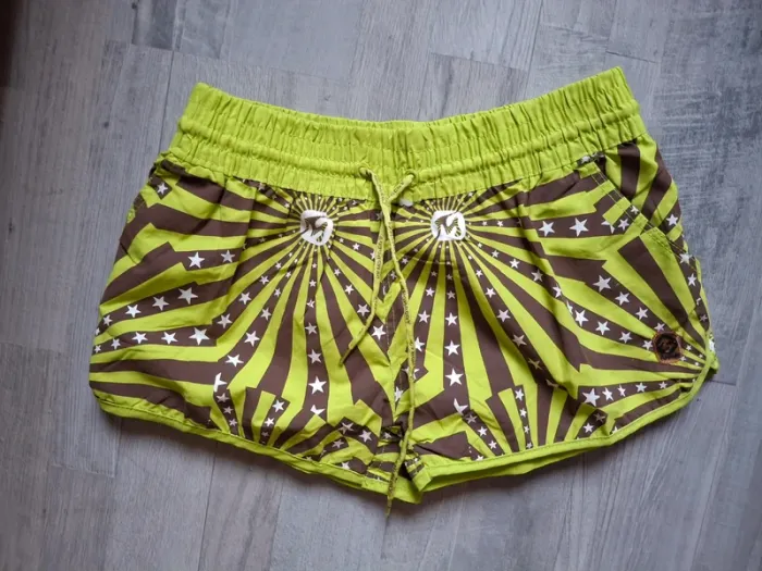 Short coloré en coton